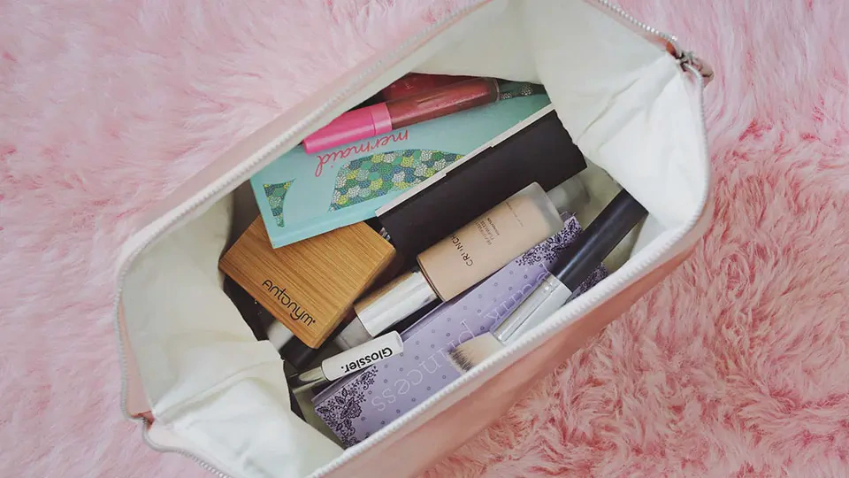 avoid makeup breakage